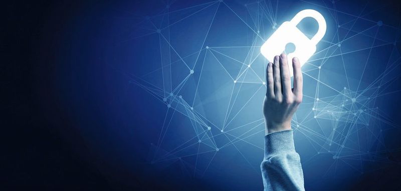 Um Industrie 4.0 sicher zu gestalten, müssen neue und gemeinsame Schutzziele für Safety und Security definiert werden.