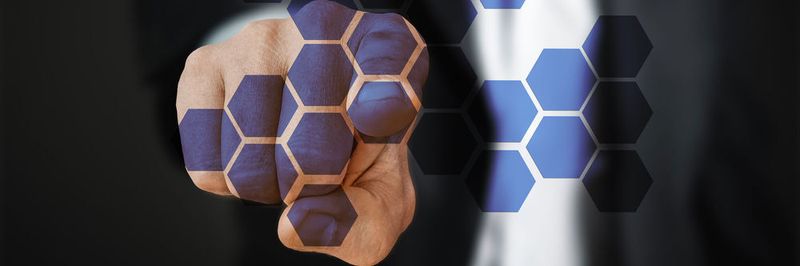 Outsourcing von IT-Dienstleistungen spart Kosten, aber es ist wichtig, die Aktivitäten von externen Administratoren genau zu kontrollieren.