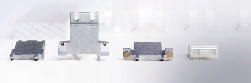 Die Stefan Plätzer Maschinenbau GmbH produziert für einen Automobilzulieferer filigrane Robotergreifer. Steigende Chargengrößen erforderten die Neuausrichtung der Fertigungsstrategie.