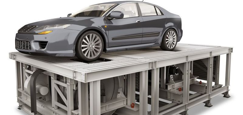 Auf einem speziellen Prüfstand für Allrad-Fahrzeuge lassen sich Höhenlagen über 5000 m simulieren. Die Anlage ist für Temperaturen zwischen -40 bis 60 °C ausgelegt.