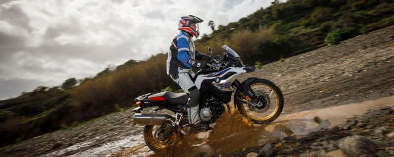 Offroad verhält sich die Ednuro mit ihrem 21 Zoll-Vorderrad und mehr als 20 Zentimetern Federweg vorbildlich.