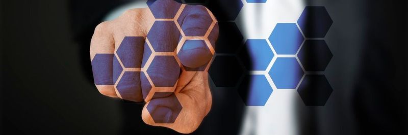 Das Internet der Dinge benötigt die Technologien von Big Data und ist damit auch eine konkrete Anwendung von Big Data.