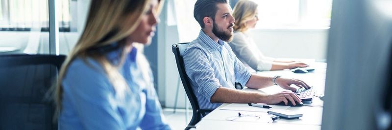 Häufig sind Mitarbeiter, die im Rahmen ihrer alltäglichen Arbeit mit einer Vielzahl an Mails von fremden Absendern zu tun haben, beliebte Opfer für Spear-Phishing und CEO-Betrug