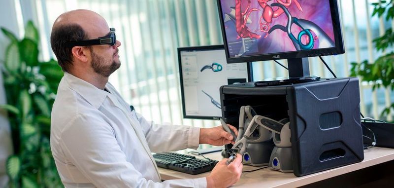 Mit dem Simulator können die tatsächlich im OP verwendeten Instrumenten eingesetzt und so eine bis dato unerreichte Realitätsnähe erzielt werden.