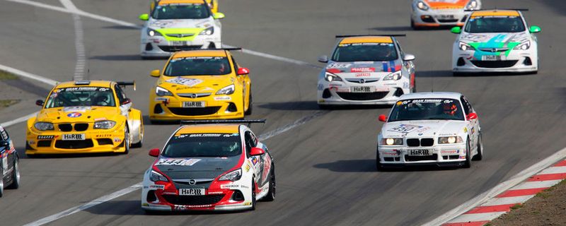 VLN-Langstreckenmeisterschaft Nürburgring mit Opel-Astra-OPC-Cup.