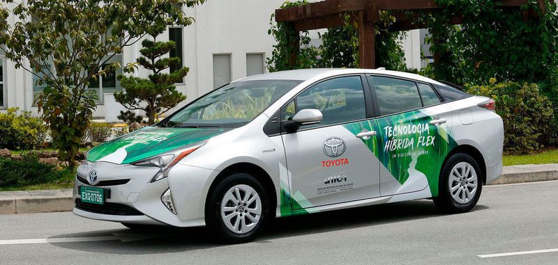 Toyota hat einen Benzinmotor für alternative Kraftstoffe entwickelt. Der „Flex-Fuel-Hybrid“ soll zum Beispiel Ethanol verbrennen können und somit für den südamerikanischen Markt attraktiv sein.
