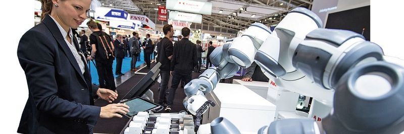 Mit der Mensch-Roboter- Kollaboration wird die Arbeitsteilung zwischen Mensch und Maschine neu gestaltet.