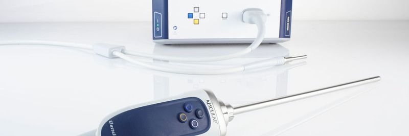 Zum zweiten Mal hohe Design-Auszeichnung für Aesculap: Das Tochterunternehmen des Medizintechnik- und Pharmaherstellers B. Braun Melsungen AG hat für seine innovativen 3D-Kameraköpfe zur Laparoskopie den international begehrten Designpreis German Design Award gewonnen. Bereits im vergangenen Jahr hatte Aesculap dafür schon den renommierten Red Dot Award erhalten.