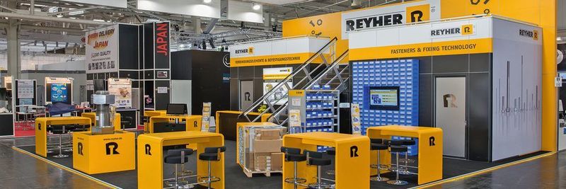 Am Messestand stellt Reyher effiziente Lösungen für eine sichere Beschaffung von C-Teilen vor.