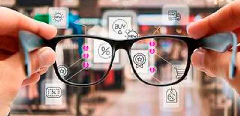 ZEISS und die Deutsche Telekom arbeiten gemeinsam an einer neuen Datenbrille. Optisch soll die Brille möglichst nicht von einer normalen Brille unterscheidbar sein. Durch Edge Computing könnte notwendige Technik aus der Datenbrille in die Cloud ausgelagert werden.
