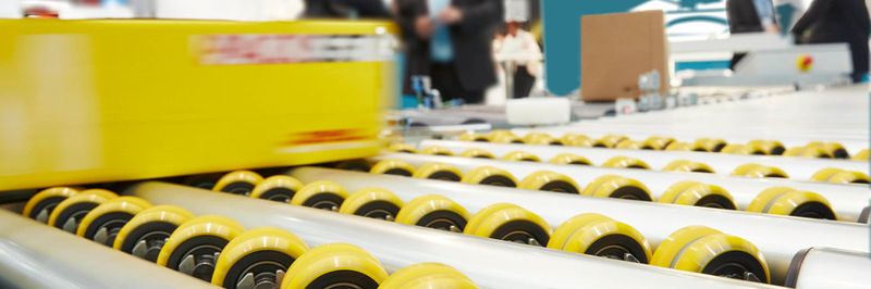 Gleichzeitig können die Module von Transnorm unterschiedliches Fördergut transportieren – egal ob Kartons oder Behälter und Trays.