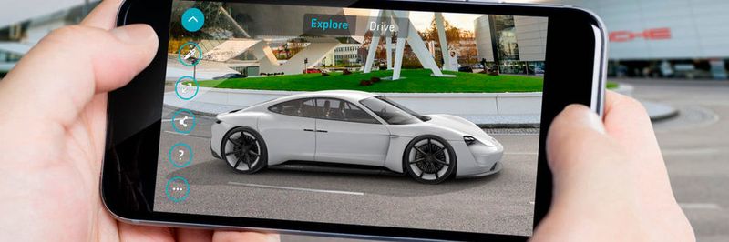 Mit der kostenlosen App „Mission E Augmented Reality“ kann man den ersten rein elektrischen Porsche heute schon anschauen.