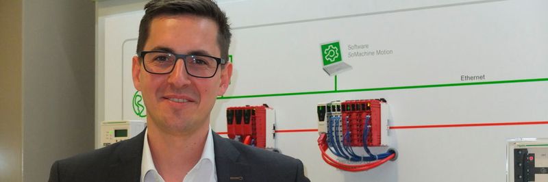 „Modularer Maschinenbau funktioniert nicht nur mit flexiblen Hardware-Modulen, sondern auch mit Software-Modulen“, erklärt Pierre Bürkle, Director Sales & Marketing im Segment Industrie-OEM bei Schneider Electric.