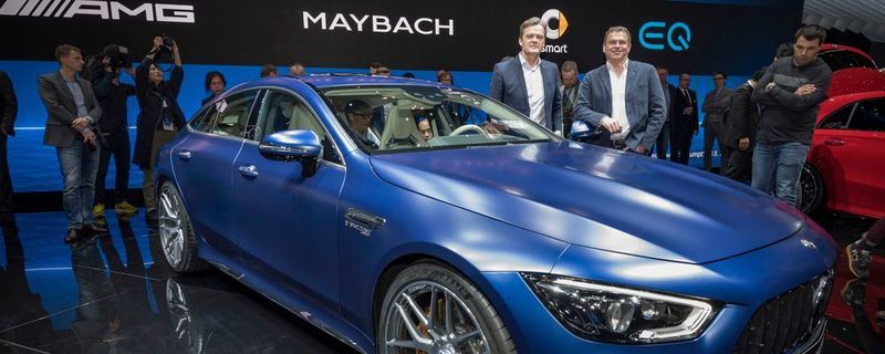 Genf 2018: Markus Schäfer (Mitglied des Bereichsvorstands Mercedes-Benz Cars, Produktion und Supply Chain) und Mercedes-AMG-Chef Tobias Moers am GT 63 S 4MATIC+ 4-Türer Coupé.