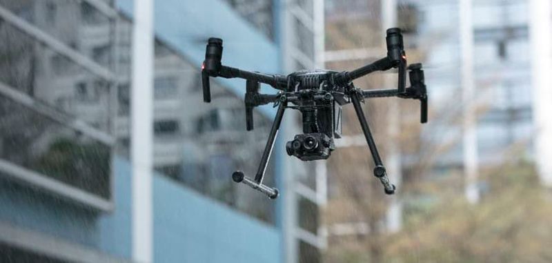 Das Payload SDK von DJI erlaubt es Kameras, Sensoren oder andere Erweiterungen von Fremdfirmen zu integrieren. Damit kann jeder Hersteller, Ingenieur oder Wissenschaftler auf Basis der Technologie Drohnen entwickeln, die speziell auf seine Anforderungen oder Industrie zugeschnitten sind.