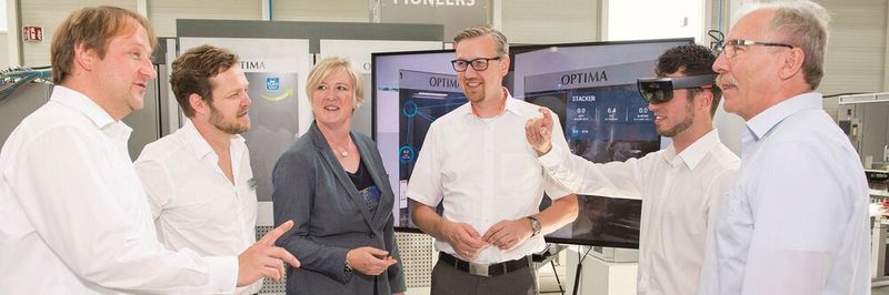 Virtual und Mixed Reality begeisterten die Roundtable-Teilnehmer beim Verpackungsmaschinenhersteller Optima. Erste Anwendungen gibt es – und die AR/VR/MR-Zukunft sieht vielversprechend aus.