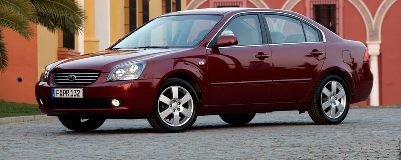 Mit dem Kia Magentis hatten die Koreaner über zwei Generationen hinweg eine Mittelklasse-Limousine im Angebot – mit mäßigem Erfolg.