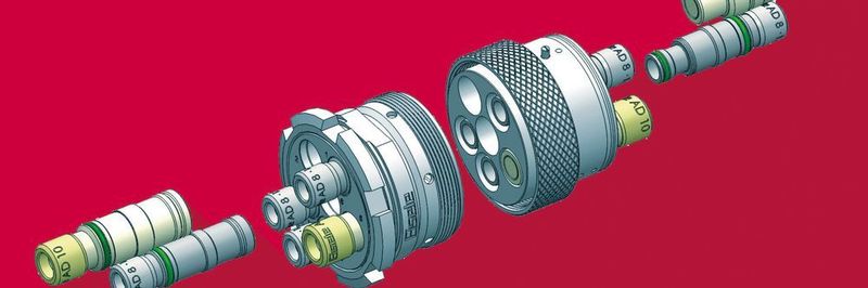 Die Adaptiveinsätze werden einfach bis zum Einrasten per Hand in den Grundkörper oder Industriestecker-Adapter geschoben. Die komplette Montage funktioniert werkzeuglos.