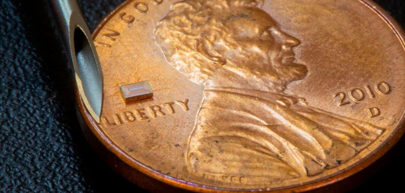 Injizierbarer Sensor: Der an der University of California in San Diego Chip misst den Alkoholgehalt im Blut und kann schnell direkt unter der Haut injiziert werden.