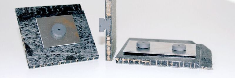 Das patentierte MM-W-Verfahren ermöglicht die sichere Befestigung von Verbindern auf Wabenstrukturen und/oder porösen Bauteilen.