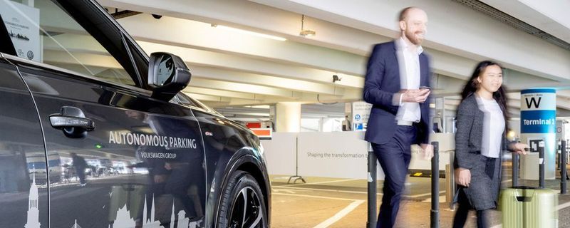 Anfang des kommenden Jahrzehnts soll das autonome Parken für erste Test-Kunden in ausgewählten Parkhäusern zur Verfügung stehen.