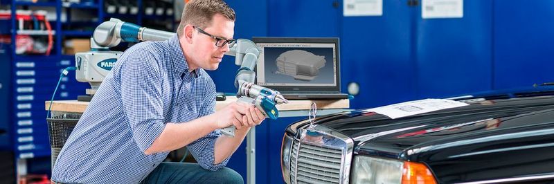 Beim Reverse Engineering wird mithilfe eines 3D-Scans das vorliegende, defekte Bauteil exakt abgebildet, unregelmäßige Geometrien digital aufbereitet und so ein Modell zur Rekonstruktion zur Verfügung gestellt.