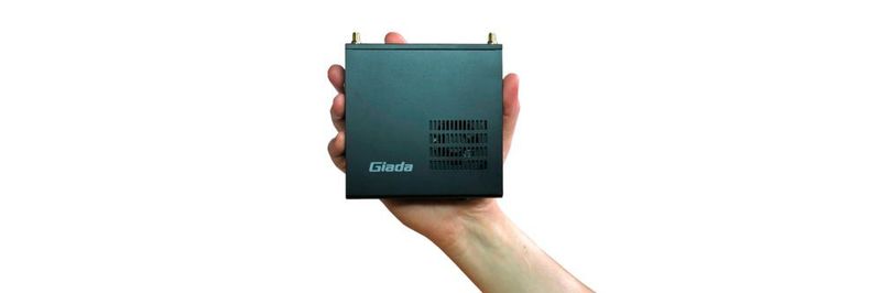 Der kompakte Mini-PC Giada DK37 für Digital-Signage-Anwendungen