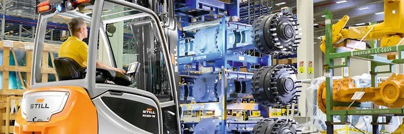 Still präsentierte auf der Cemat das weltweit erste autonome Flurförderfahrzeug.