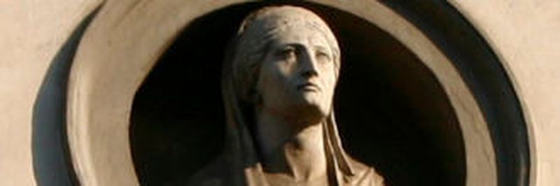 Agnesi schrieb im 18. Jahrhundert ein Lehrbuch zur Mathematik und ist Namensgeberin der „Versiera di Agnesi“.