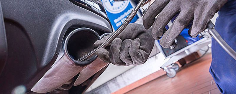Der ADAC prüft die Abgaswerte nach Euro-6d-Temp-Norm.