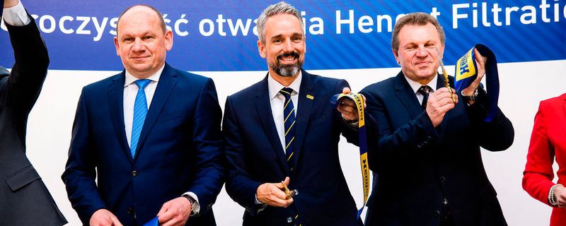 Eröffnungsfeier des neuen Hengst-Standorts im polnischen Gogolin. Robert Grek (Branch Director Hochtief Polska), Jens Röttgering (Inhaber und Chairman of the Board Hengst) und Bürgermeister Joachim Wojtala (v. li.).