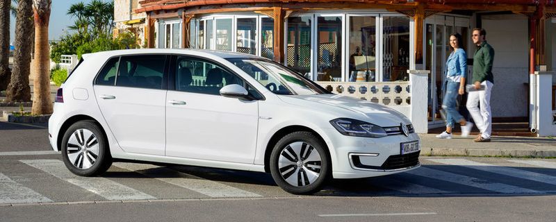 In der achten Generation wird es eine weitere elektrifizierte Variante geben: den Mild-Hybrid (im Bild der aktuelle E-Golf).