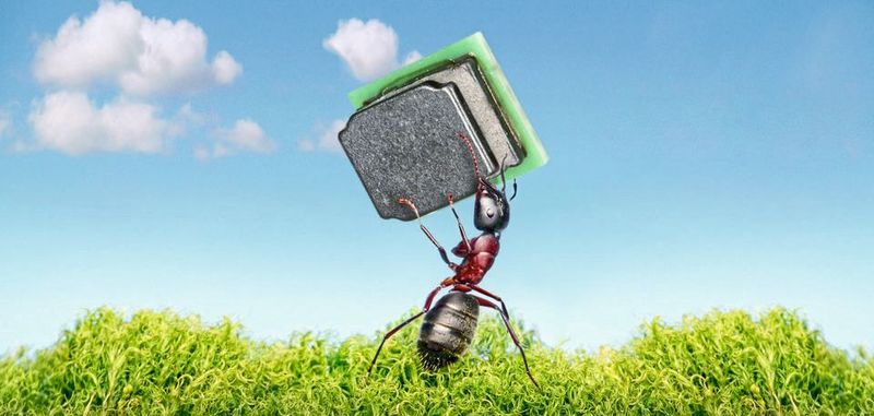 Power-Modul:
uSLIC ist das bisher weltweit
kleinste Power-Modul mit Abmessungen
von 2,6 mm x 3,0 mm x 1,5 mm.
