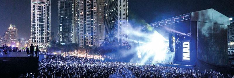Die Beschallungssysteme von D&B sorgen z.B. bei einer Open-Air-Silvesterparty in Dubai für den richtigen Ton. CAD-, CAE- und PDM-Tools von Solidworks unterstützen bei der Entwicklung aber auch bei Akustik-Simulationen.
