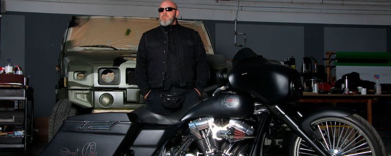Mario Weiß bricht gerade mit seinen Aracord-Westen und -Jacken aus einer Nische des Motorradbekleidungsmarktes aus.