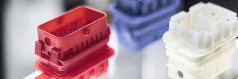 Photo Resin X400M eignet sich für bruchfeste Teile – hier zum Beispiel nachträglich gefärbte elektrische Steckverbinder.