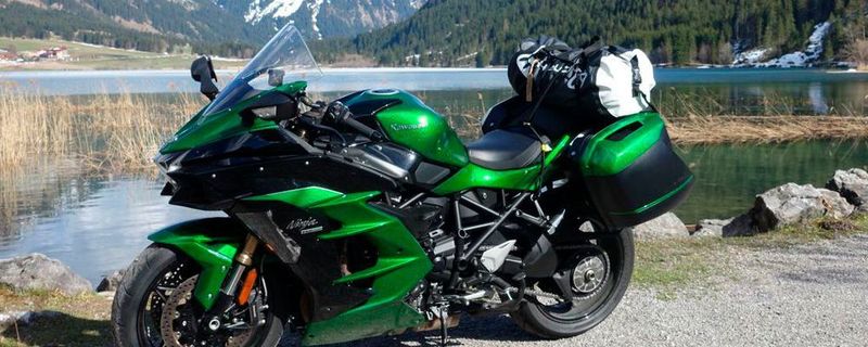 H2 SX mit Gepäck am Haldensee.