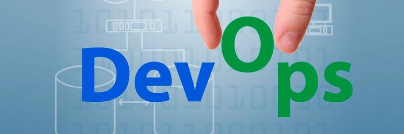 Der Fokus einer erfolgreichen DevOps-Strategie fußt auf vier Säulen: Menschen, Prozesse, Technologie und Informationen.