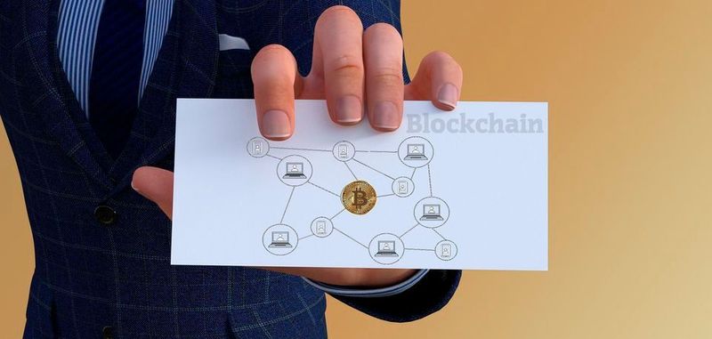 Wesentliche Forderungen der EU-DSGVO kann die Blockchain-Technologie wegen ihrer speziellen Architektur nicht erfüllen. Es gibt aber Möglichkeiten, diese Klippen zu umschiffen.