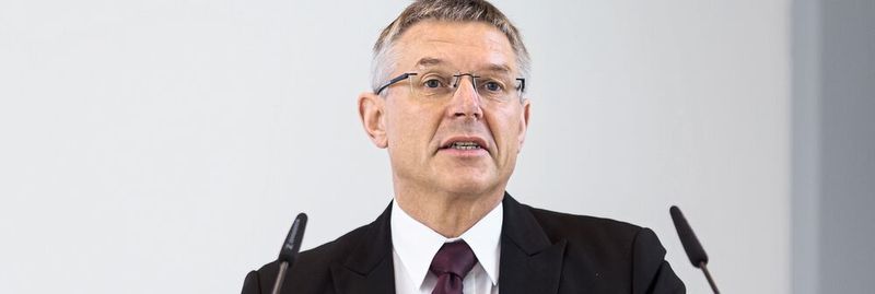 Wie muss sich die NAMUR mit Blick auf die Herausforderungen der digitalen Transformation verändern? Der NAMUR-Vorsitzende Dr. Wilhelm Otten sieht vor allem Veränderungsbedarf unter deutlich stärkerer Einbindung der Supply Chain.
