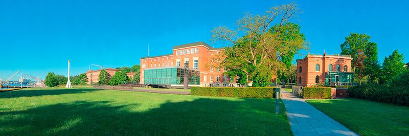 Landtag und Regierungsviertel an der Kieler Förde