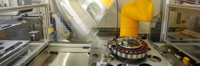 Steigt die Anzahl der Elektrofahrzeuge, werden sich auch die Fertigungsverfahren verändern. Für den Maschinenbau bietet sich hier ein Potenzial, auf das er bereits heute reagieren kann.