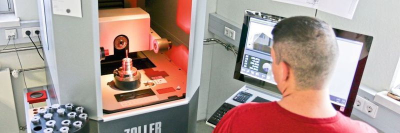Zoller-Universalmessmaschine Genius bei Proprotec zur Komplettkontrolle der Werkzeuge.