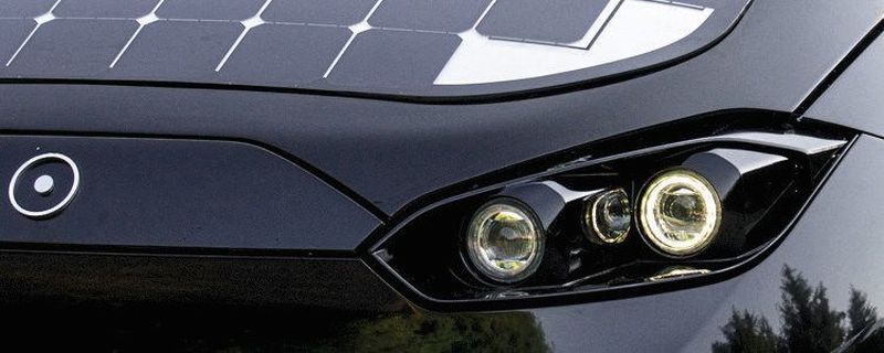 Der Frontscheinwerfer des Prototypen – für die Serie entwickeln Sono Motors und ASG gemeinsam eine neue LED-Scheinwerfertechnologie.