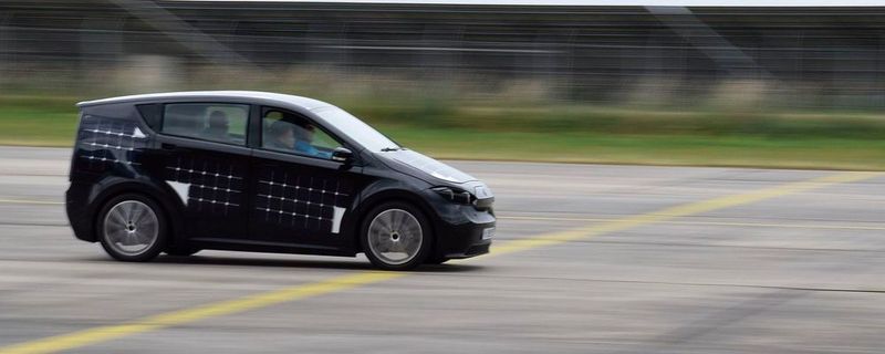 Der Sion des Solarauto-Start-ups Sono Motor im Test.