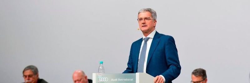 Sechs Audi-Vorstände hatten im Verlauf der Abgas-Affäre bislang ihren Posten abgeben müssen. Stadler durfte bleiben, obwohl es wiederholt von verschiedenen Seiten Forderungen nach seiner Abberufung gegeben hatte.