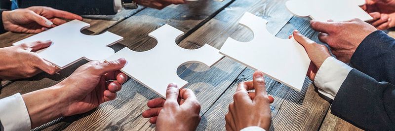 Bei kooperativen IT-Vorhaben handelt es sich um Projekte, an denen entweder Bund und Länder, mehrere Bundesländer oder mehrere Ressorts der Bundes- oder einer Landesverwaltung zusammenarbeiten