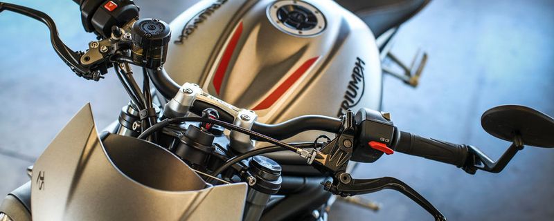 Technischer Rückruf bei Triumph: Die Werkstätten müssen die Schaltereinheiten der Street Triple (Baujahr 2017 und 2018) tauschen.
