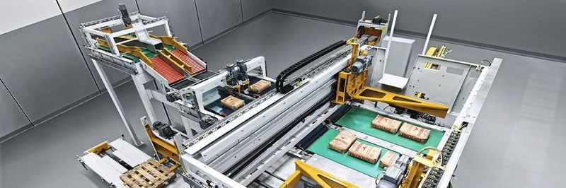 Der Palettierer „paletpac“ wird in Hochleistungs-Verpackungslinien eingesetzt, in denen auch sensible und hochwertige Produkte effizient palettiert werden.