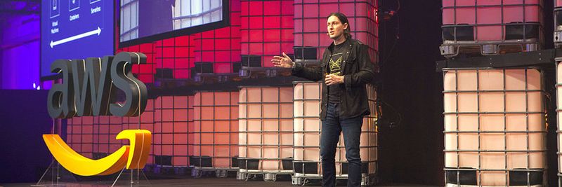 Glenn Gore, Chief Architect bei Amazon Web Services (AWS), bei seiner Keynote.